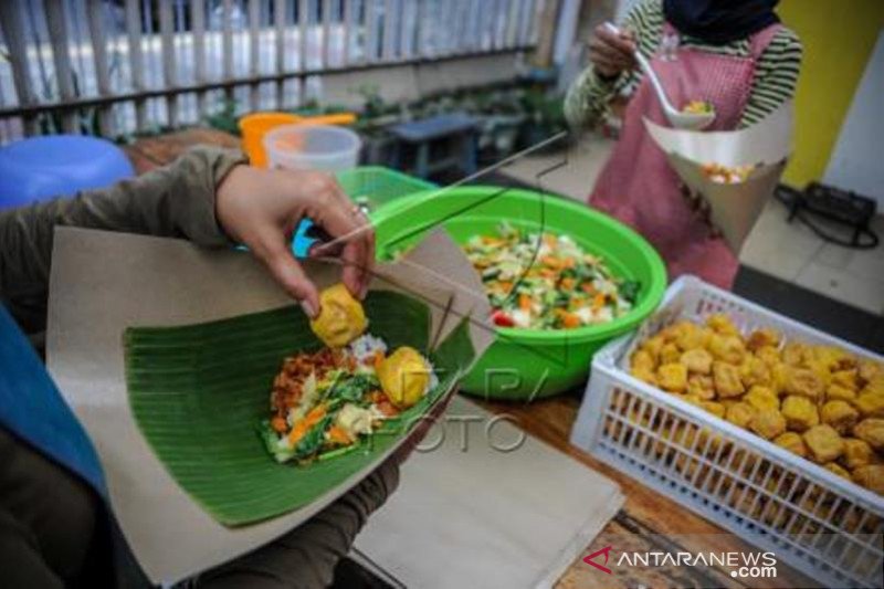 Gerakan Nasi Bungkus Dua Ribu