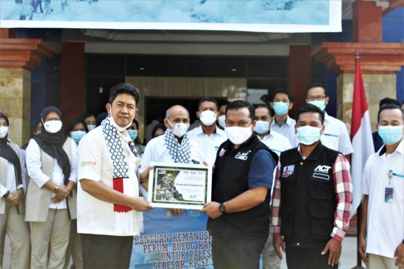 Bulog NTB menyalurkan bantuan untuk Palestina lewat ACT