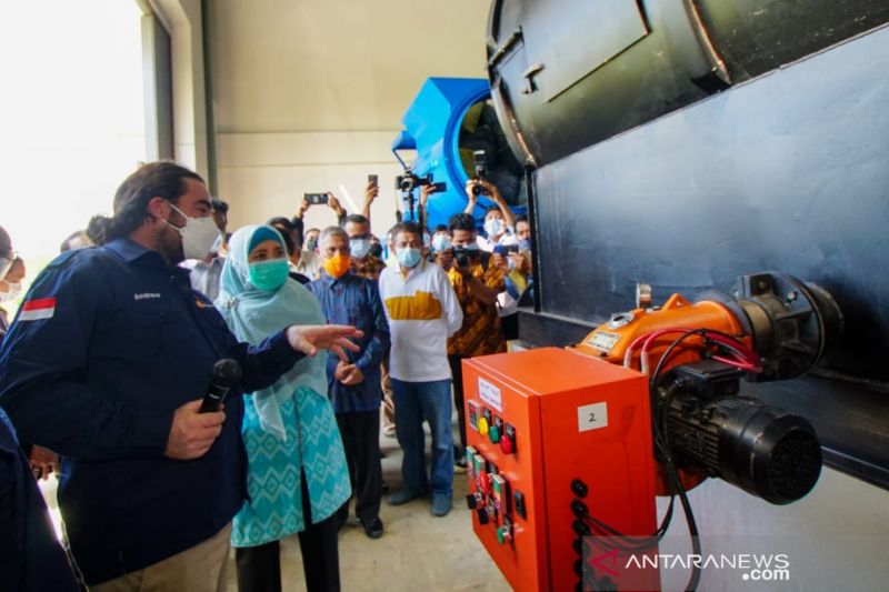 Pabrik Pengolah Sampah Plastik Jadi Solar Di NTB Mulai Beroperasi ...