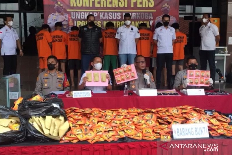 Polisi sita 185 kg tembakau sintetis dari Bandung, Bogor dan Pandeglang