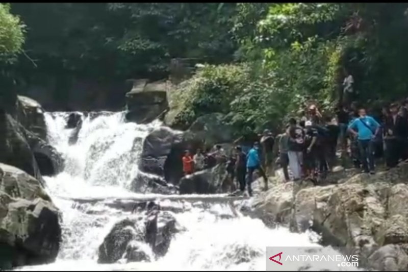 Dua wisatawan asal Bandung tewas di Curug Rahong Garut