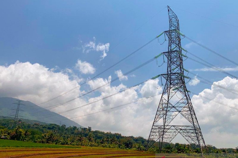 PLN meningkatkan keandalan listrik di Pulau Jawa