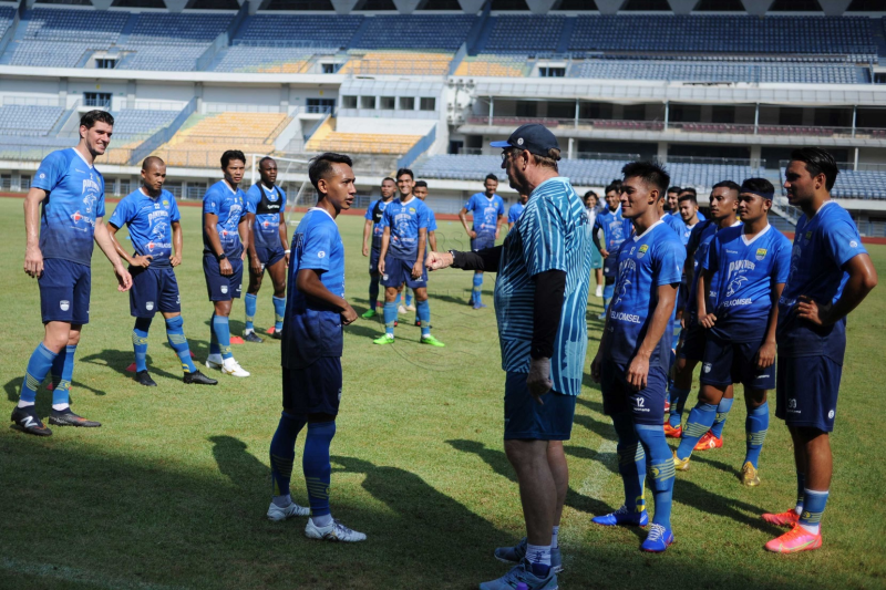 Pelatih Persib sebut latihan jadi tanggung jawab pemain di saat PPKM