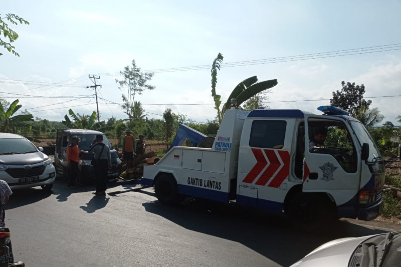 Mobil pick up terbalik di Jerowaru, tiga warga Sakbar meninggal