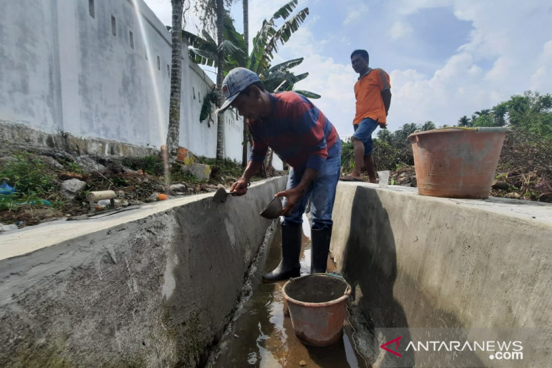 Padat karya upaya bangkitkan ekonomi warga Pariaman di masa pandemi
