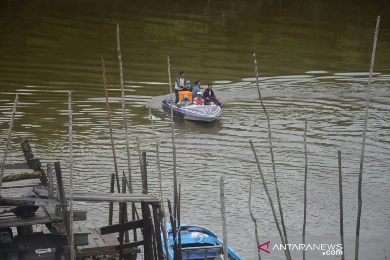 Speedboat Rian Tujuan Tarakan - Sembakung Terbalik