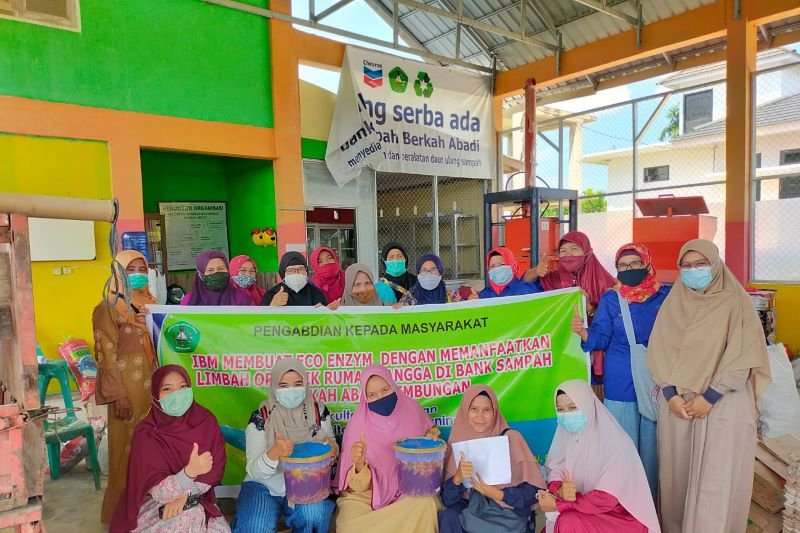 Wow, Unilak Pekanbaru olah limbah buah jadi desinfektan