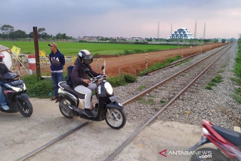 Rel ganda kereta api di Bandung dibangun bertahap