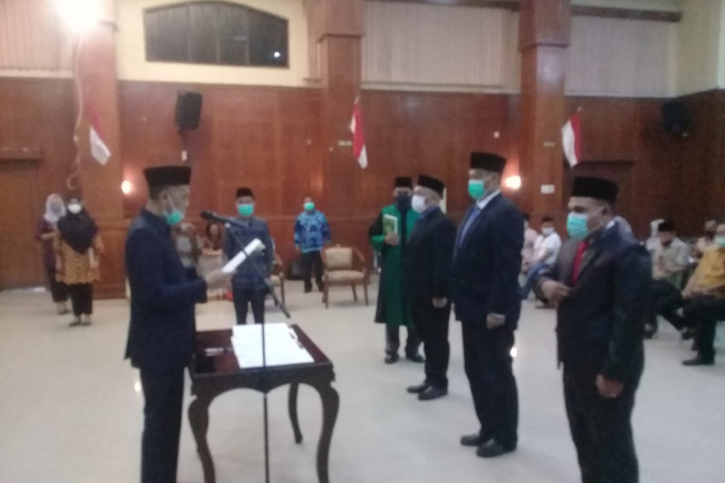 Tiga pimpinan baru Perusda Pelabuhan dilantik, Wako optimis sehat