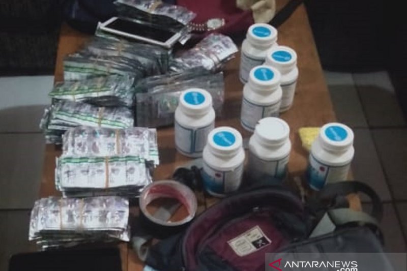 15.000 butir obat keras ilegal disita Polres Sukabumi