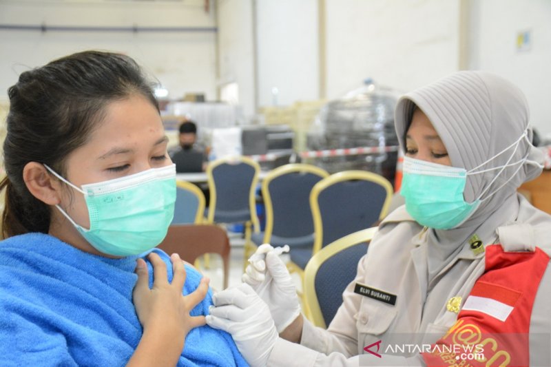 303 orang penambahan kasus positif COVID-19 di Kepri