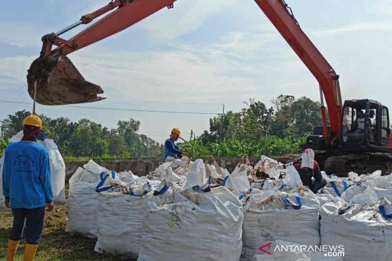 Perbaikan tanggul irigasi selesai mudahkan petani Indramayu bertanam kembali