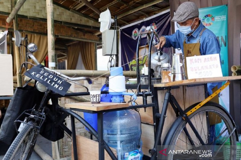 Foto - Pedagang kopi seduh keliling Gorontalo