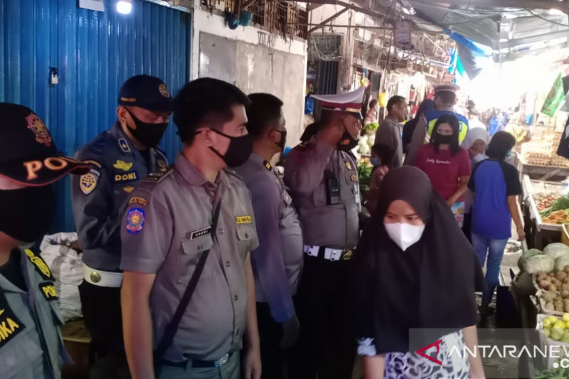 118 orang pelanggar protokol kesehatan COVID-19 di Pesisir Selatan terjaring operasi Tim Gabungan