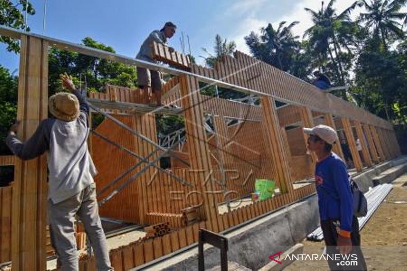 Bangunan Sekolah Dari Bata Plastik Daur ulang