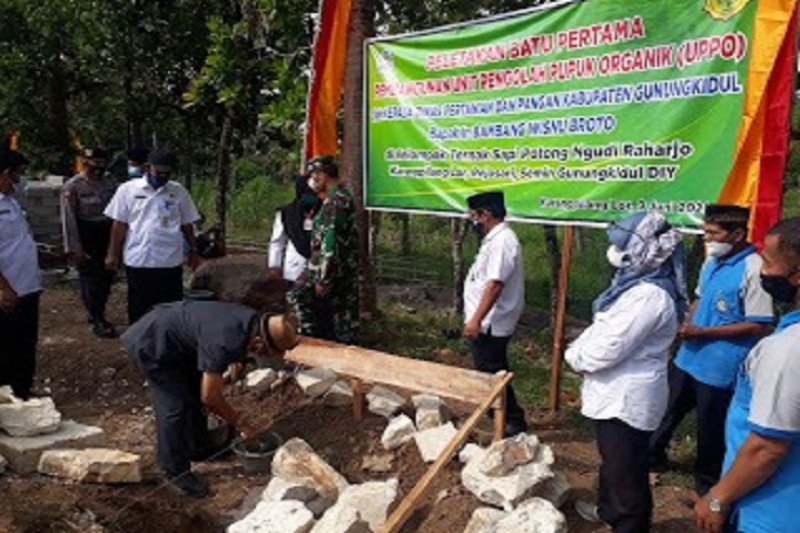 Dukung kebutuhan pupuk organik, Gunung Kidul salurkan UPPO kepada tiga kelompok ternak