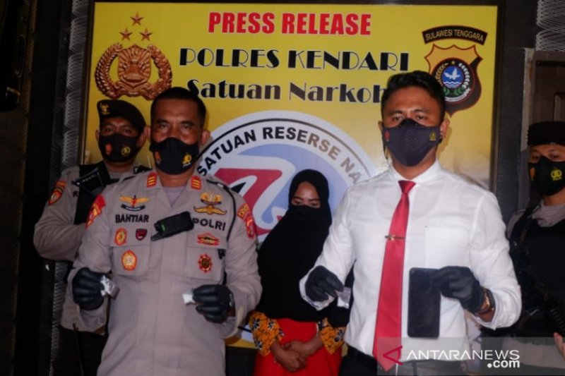 Polisi tangkap wanita edarkan sabu modus menjual rokok