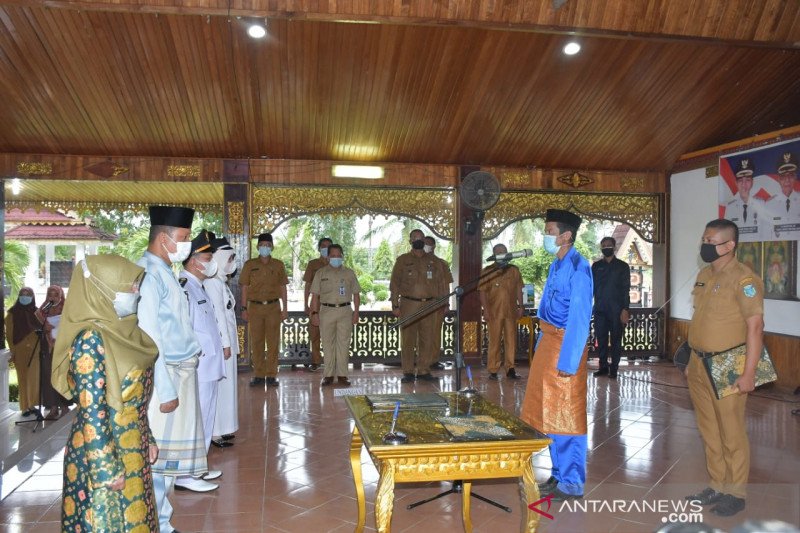 Sekda Batanghari lantik 145 pejabat eselon III dan IV