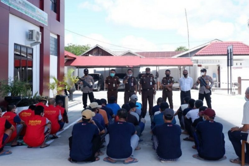 Kejari Natuna eksekusi 23 terpidana pencuri ikan