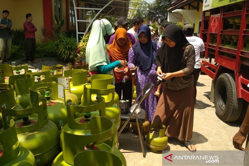 LPKSM ungkap peredaran elpiji subsidi tidak sesuai standar di Karawang