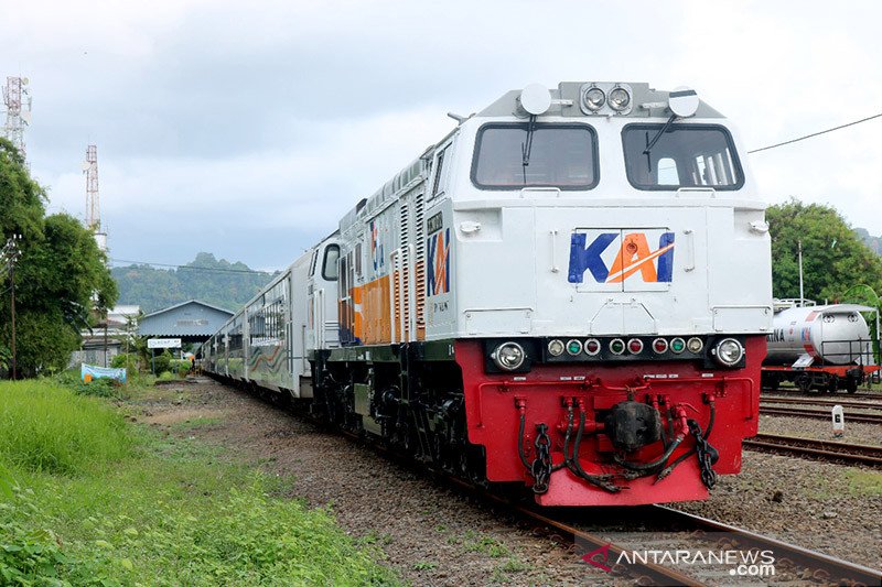 Anggota DPR apresiasi peluncuran dua kereta baru KAI ANTARA News