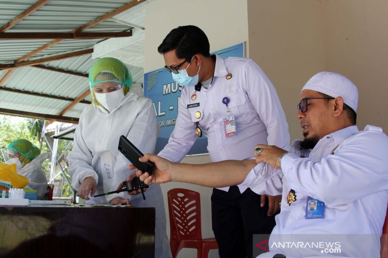 Tes Antigen pegawai Imigrasi Dumai