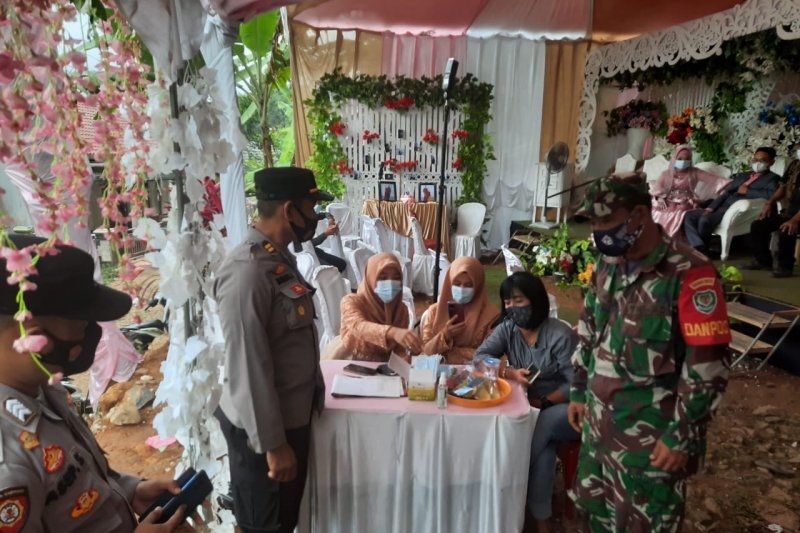 Langgar prokes, pesta pernikahan di Sukabumi dibubarkan