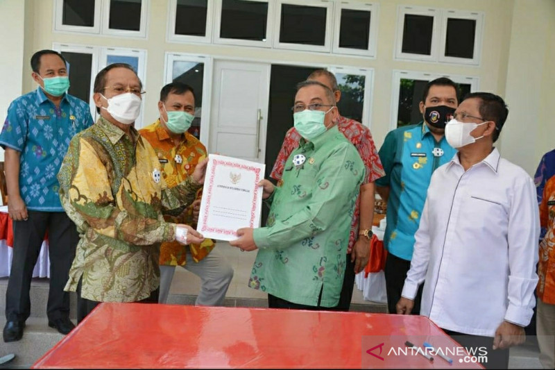 Mantan Gubernur dan Wagub Sulteng kembalikan aset-aset milik negara