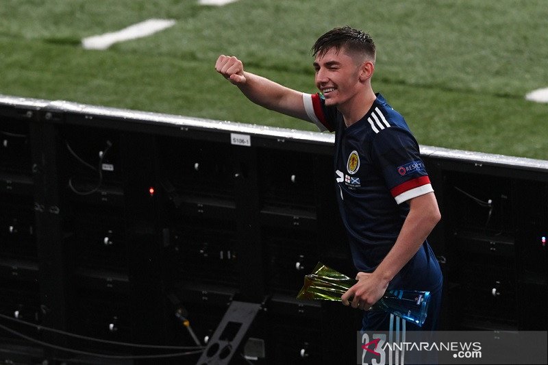 Jadi 'star of the match' lawan Inggris, Billy Gilmour disandingkan Kante