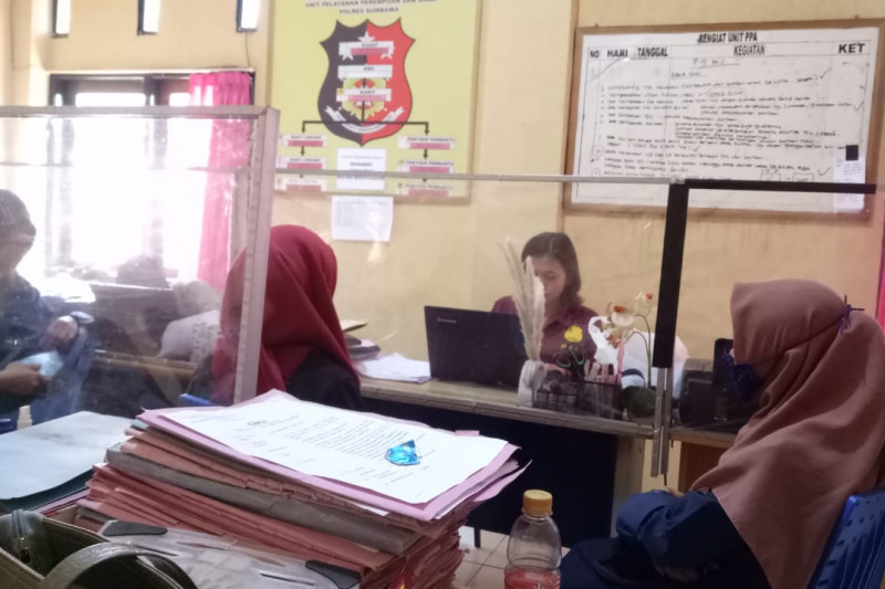 Gadis berusia 14 tahun siswi SMP di Sumbawa diduga disetubuhi pamannya sendiri