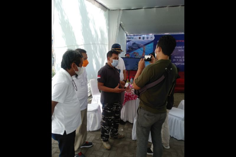 Mulai diberlakukan hari ini! Pelabuhan Poto Tano-Kayangan resmi gunakan kartu elektronik