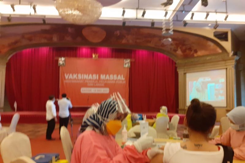 16.000 warga tiap hari divaksin di Batam