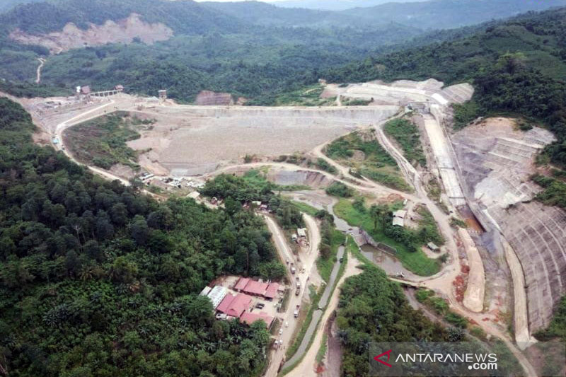 Kementerian PUPR mengisi air Bendungan Ladongi Sultra pada Juli 2021