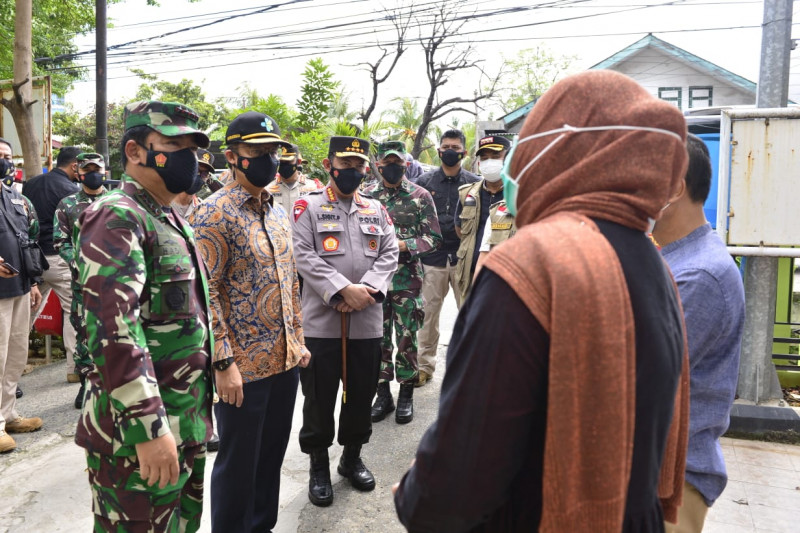 Tinjau PPKM mikro di Bekasi, Kapolri minta perkuat tracing testing dan tes PCR dipercepat 1 hari