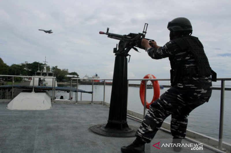 Latihan pertahanan pangkalan di Lantamal VI Makassar
