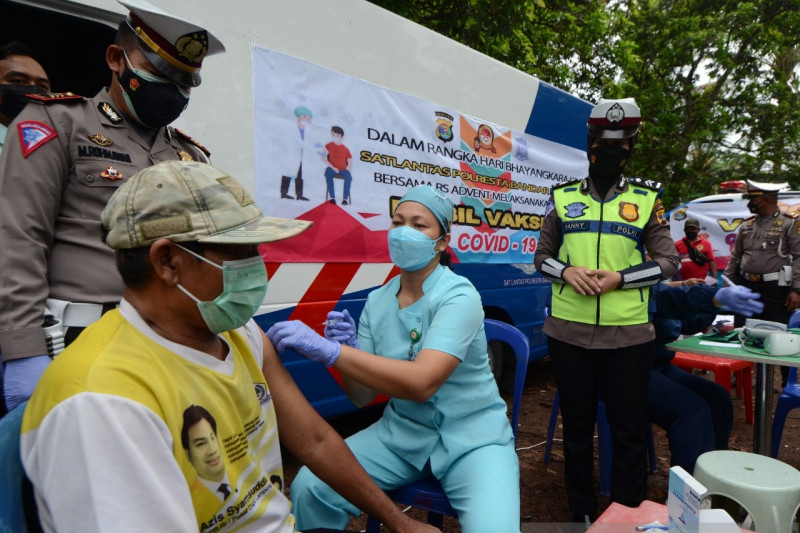 Mobil vaksinasi COVID-19 keliling Sat Lantas Polresta Bandarlampung