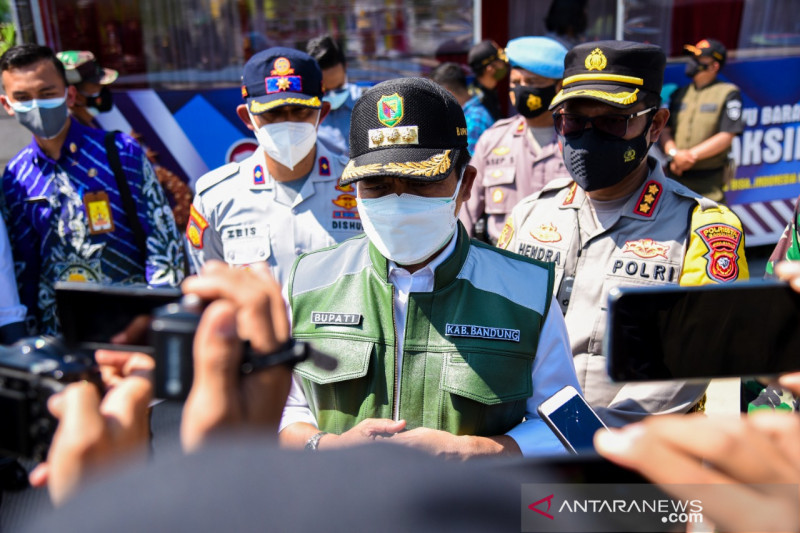 49 Pilkades di Kabupaten Bandung diundur