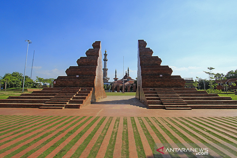 Alun-alun Kota Cirebon ditutup