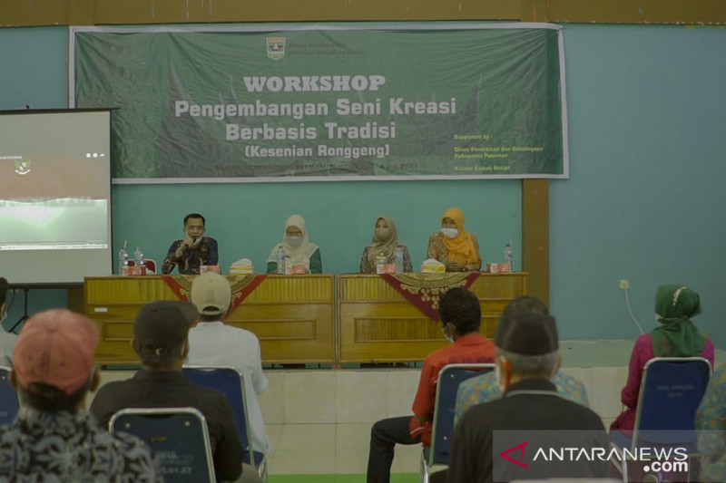 Kelompok Sanggar Seni Tradisi Ronggeng Pasaman dapat pelatihan peningkatan SDM