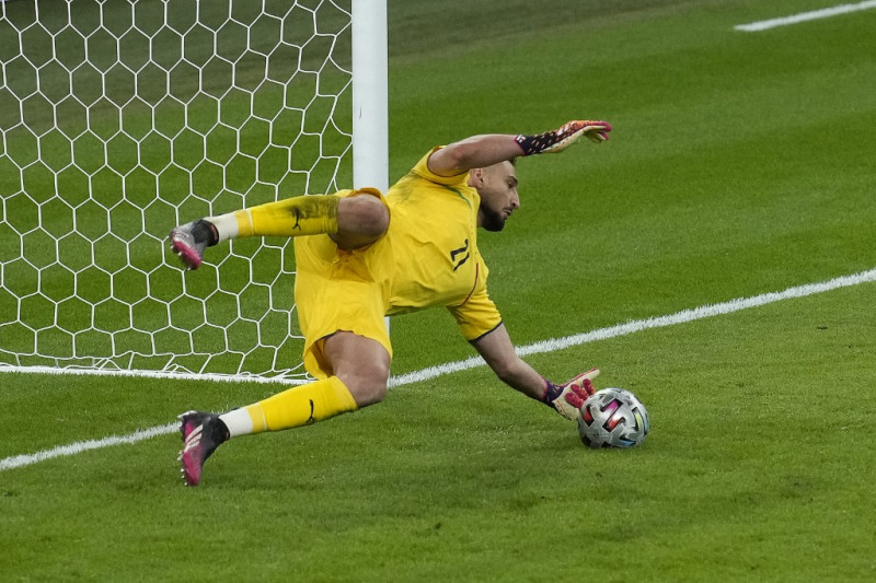 Sebelum adu penalti, Donnarumma sudah yakin Italia bakal menang