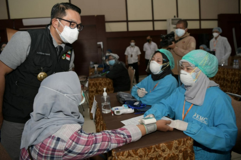 Gubernur Jabar apresiasi vaksinasi massal di Itenas Bandung