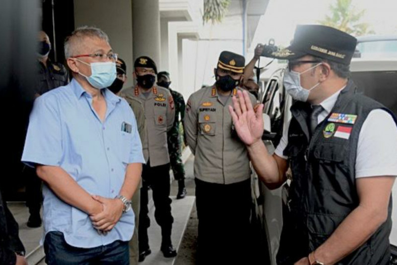 Ridwan Kamil tegur dua pabrik tekstil langgar PPKM Darurat