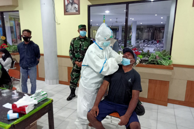 23 penumpang Sinabung tiba di Sorong tanpa dokumen perjalanan lengkap - Vimarsana News