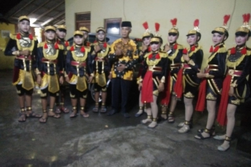 Politisi Golkar Kulon Progo dampingi Payuyuban Angguk Remaja Sekar Bumi
