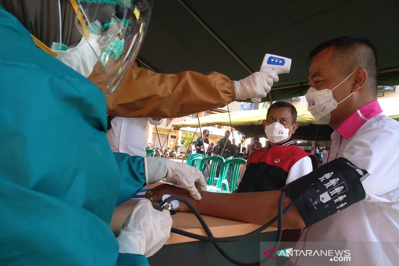 Ratusan karyawan SPBU di Garut antusias mengikuti vaksinasi COVID-19