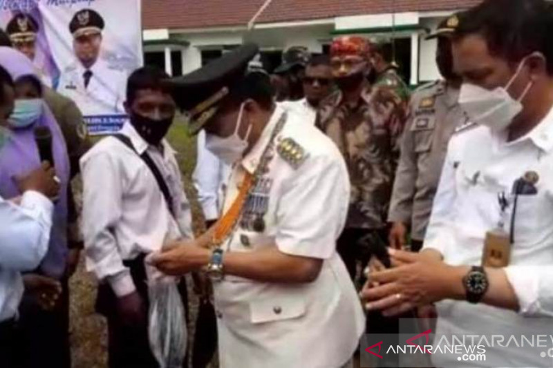 Dinas Perikanan Donggala genjot gerakan makan ikan di daerah terpencil