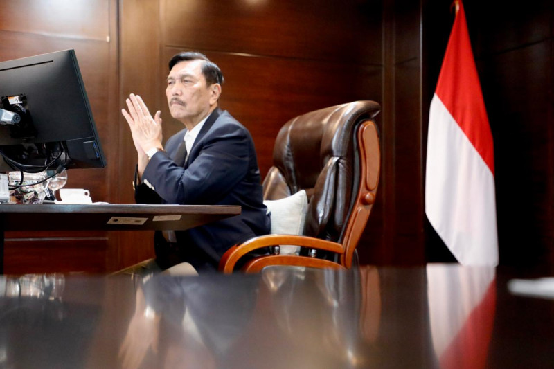 Luhut instruksikan paket obat-bansos sampai ke masyarakat yang membutuhkan