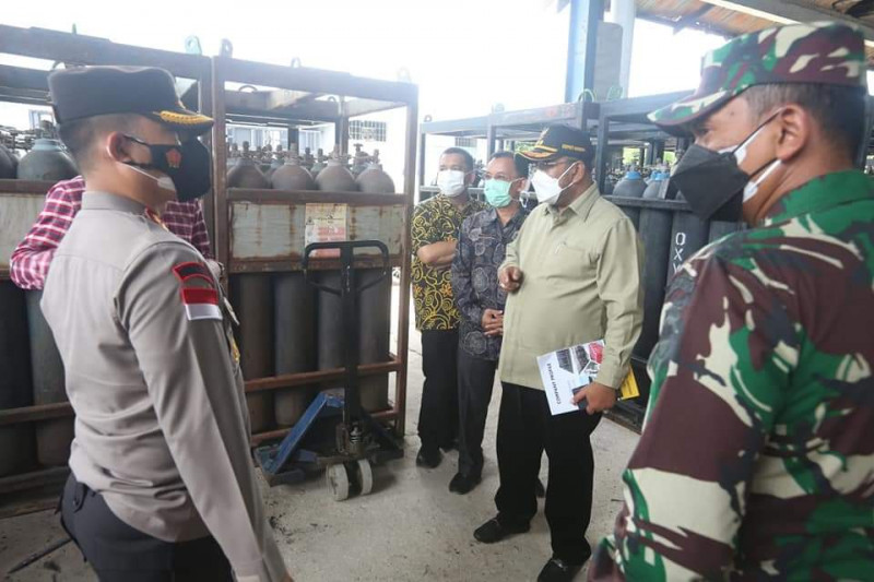 Bupati tinjau stok oksigen antisipasi kelangkaan di Karimun