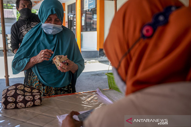 PENYALURAN BANTUAN SOSIAL TUNAI DI PALU