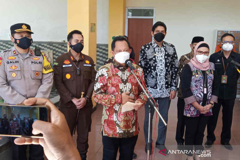 Mendagri minta Pemkab Indramayu percepat pelaksanaan vaksinasi